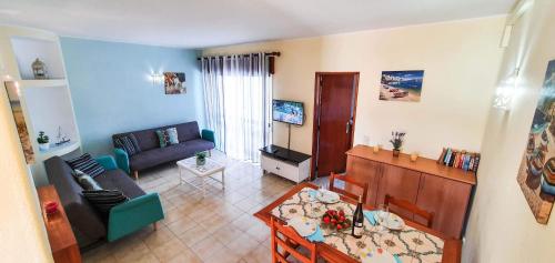Apartment - Sleeps 2 Parking & Pool Access