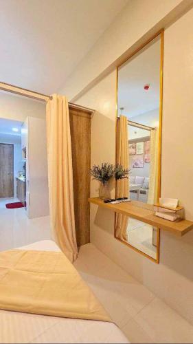JeeCee Homes in Mactan Lapu-Lapu Cebuにあるベッド