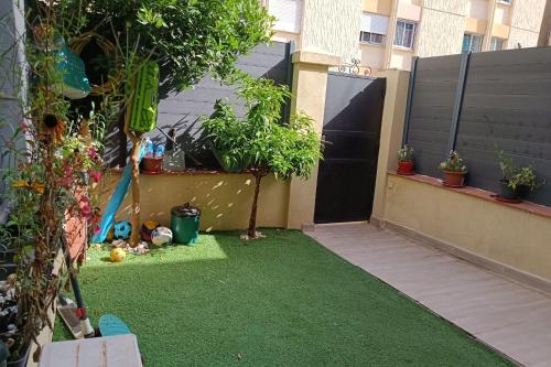 Charming T5 with garden and terrace