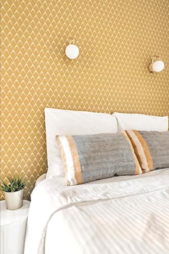 Charming top floor near Montmartre