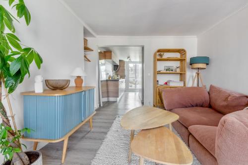 Photo de la galerie de l'établissement Faubourg St Martin - Canal Saint Martin Chaleureux appartement, à Paris