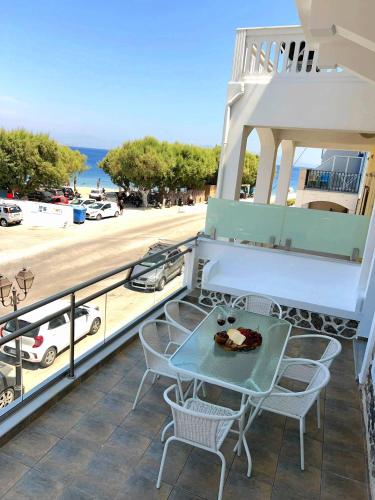 Μπαλκόνι ή βεράντα στο Triton Villa at Kasonia beach Pothia