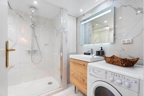 Nice Renting - 3 MASSENA - Chic Escape Luxury Duplex Place Massena
