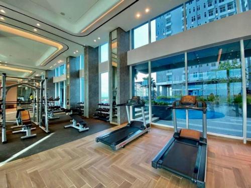 Fitness centrum a/nebo fitness zařízení v ubytování Amor Tower 2BR by Hidden Coc0ons