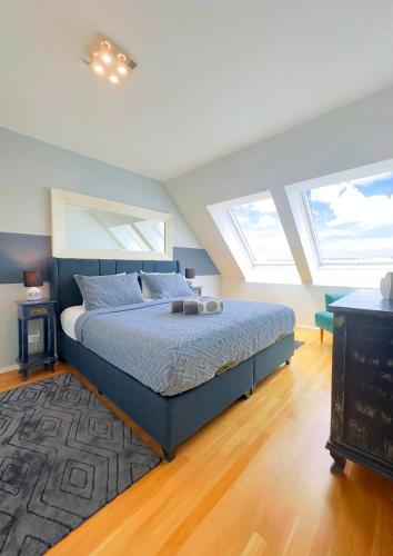 Rooftop Apartment for 6, Air Conditioning, Rooftop Terrace, Metro U3