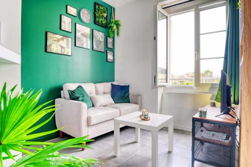 Photo de la galerie de l'établissement L'Instant Paris - Proche Gare & Quai de Seine, à Poissy