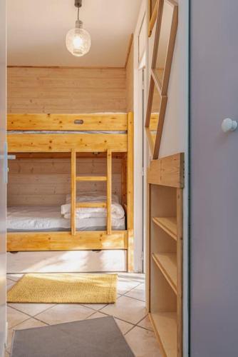 Photo de la galerie de l'établissement Studio 4 personnes ensoleillé et proche de tout, à Bourg-Saint-Maurice