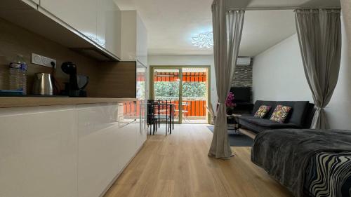 Apt Juan-les-Pins Clim-Plage 200m -Piscine
