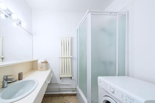 Koupelna v ubytování Appartement spacieux proche de La Defense