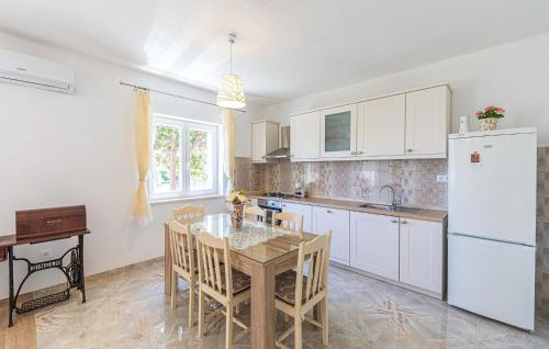 4 Bedroom Nice Home In Kastel Novi