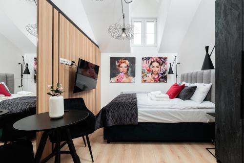 Krowoderska 55 - by Upstairs