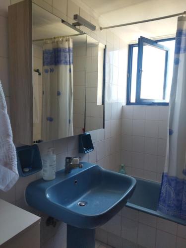 Beautiful room in Neo Iraklio only women
