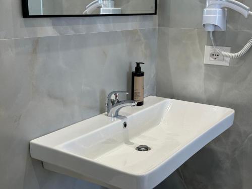 Bilik mandi di Villa AX Mirage