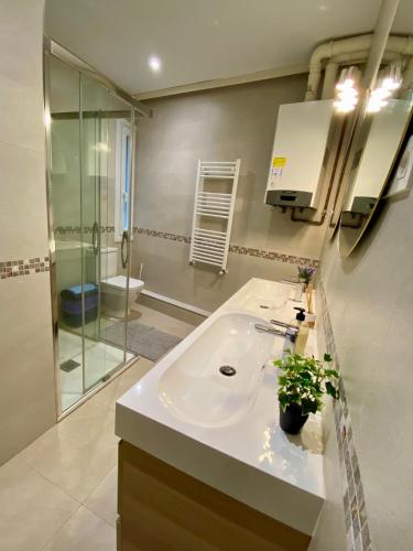 Habitación en aPartamento con zonas comunes compartida HP