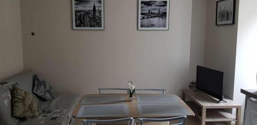 Photo de la galerie de l'établissement T2 meuble saint jean du Bruel, à Saint-Jean-du-Bruel