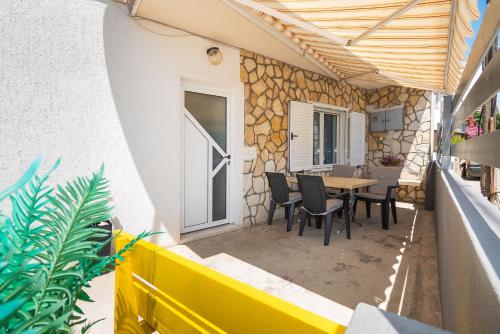Apartments and Room Sanja