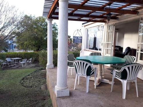 Balkón nebo terasa v ubytování Greyt House selfcatering house in Greyton SA