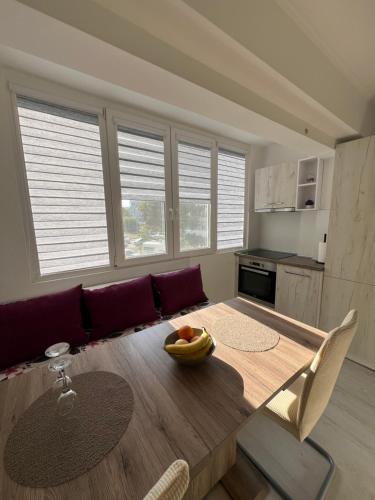 Η κουζίνα ή μικρή κουζίνα στο Tei-Zi apartments2