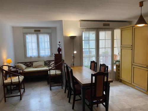 Et opholdsområde på Grand Appartement F4 bien situé pour visiter Paris