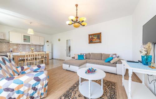 4 Bedroom Nice Home In Kastel Novi