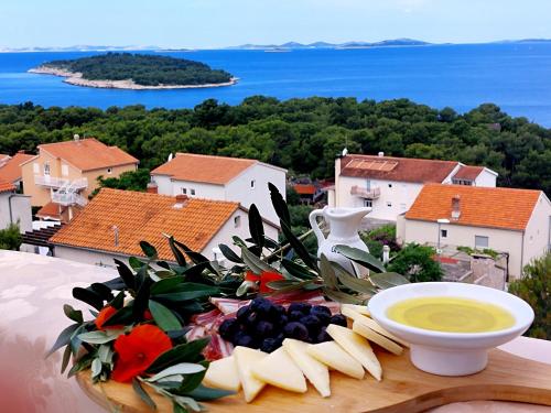 Apartments Tonći and Iris