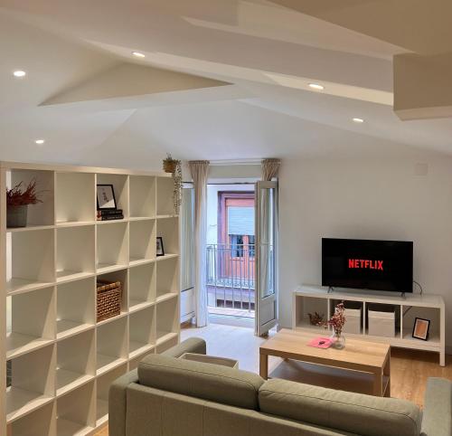 Loft recién reformado enfrente del centro botín