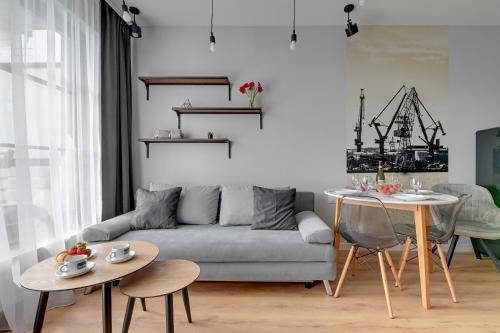 Apartment Doki Modern Food Hall by TriApart