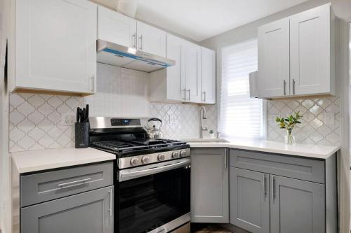 Kuchyň nebo kuchyňský kout v ubytování Tiny Home Baby Friendly