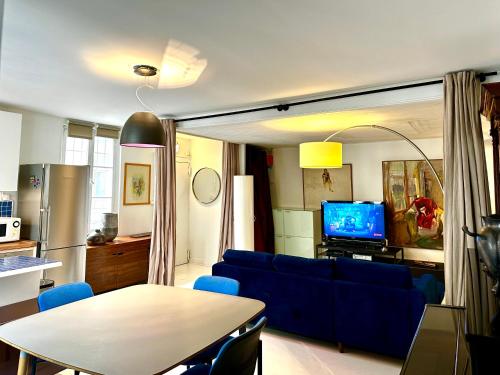 Large Studio North Marais