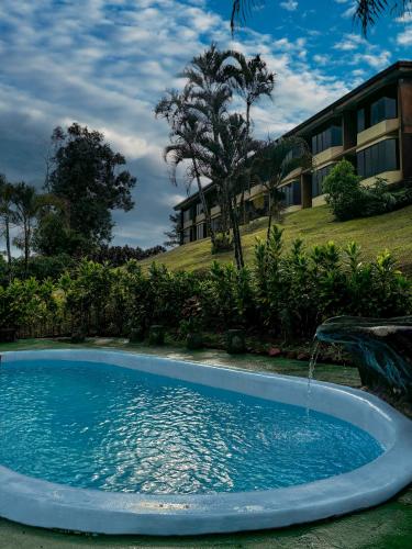 Бассейн в Arenal Roca Lodge & Bungalows или поблизости