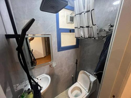 Un baño de Luxurious 2BR Residence Ajman Central