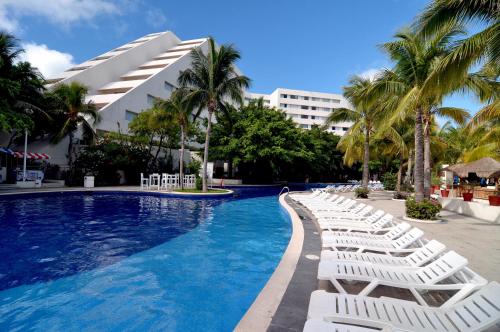 Swimming pool sa o malapit sa Grand Oasis Palm - All inclusive