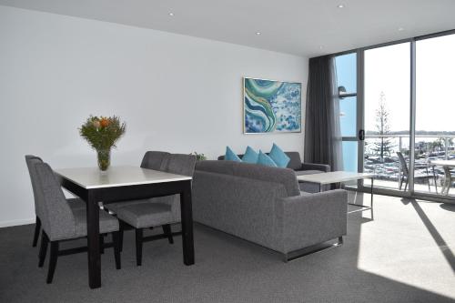 Ein Sitzbereich in der Unterkunft Mantra Quayside Port Macquarie