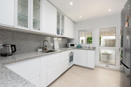 Luxury Townhouse walking to the beach