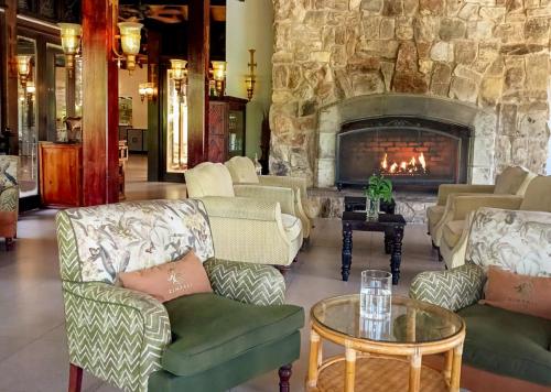 Ruang duduk di Zimbali Lodge by Dream Resorts