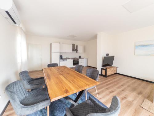 Apartment Laganini - Podstrana