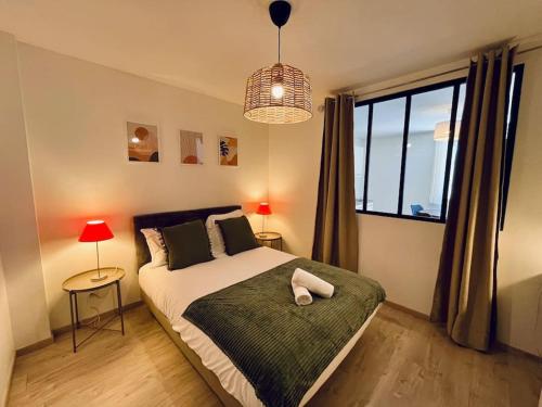 Le central, parking, WIFI