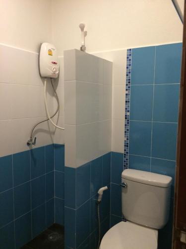 Ένα μπάνιο στο Phangan Guest House