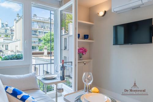 Montparnasse Central Studio with AC 11 to 14m2 in a prime location