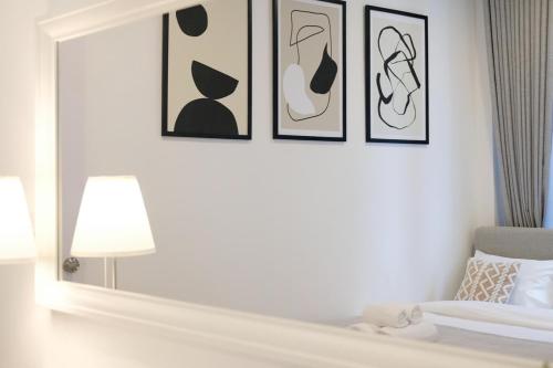 Ein Bett oder Betten in einem Zimmer der Unterkunft Live With Passion Pool Villa