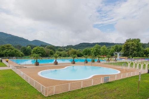 Πισίνα στο ή κοντά στο Camping Onlycamp de Besançon