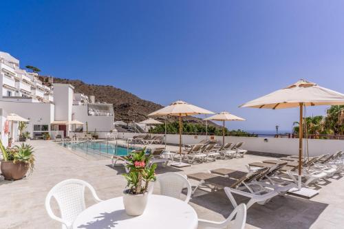 Granada II Apartments