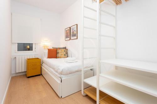 Barcelona Apartment for Families near Hospital Clínic