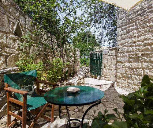 Αίθριο ή υπαίθριος χώρος στο Adamantia 17th Century Room D1