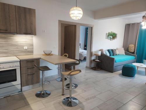 Η κουζίνα ή μικρή κουζίνα στο Luxury Arartments Tzemi