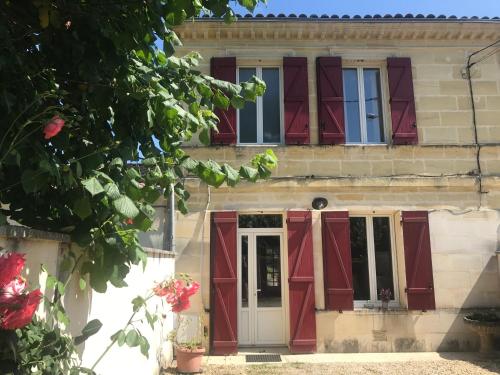 Maison en pierre avec jardin proche de Bordeaux