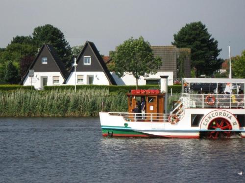 Tầm nhìn suối chảy gần nhà nghỉ dưỡng