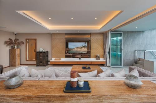 Ruang duduk di Beachfront Residences - Stunning Sea and Lake View