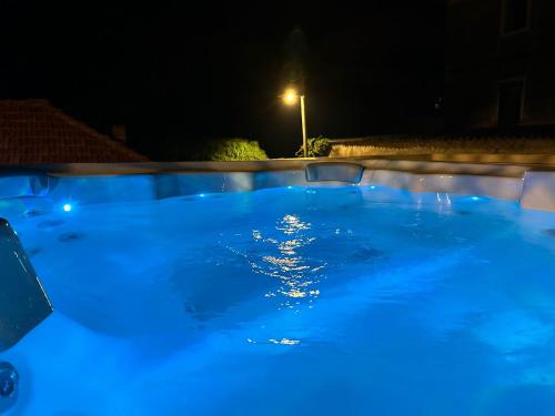 Apartment Karuzz Heated Jacuzzi