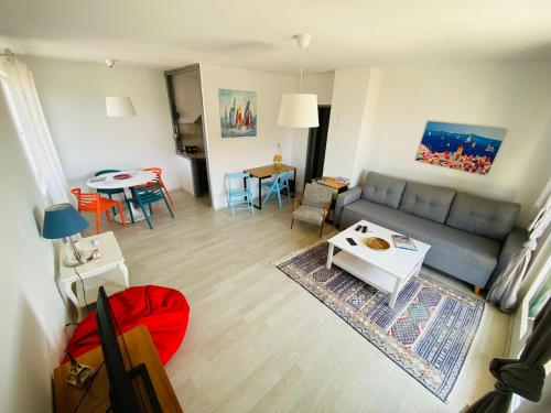 Posedenie v ubytovaní Apartman Nadia Seaview